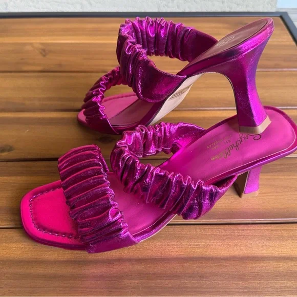 Seychelles Vibrant Pink Ruched Sandals - Picture 6 of 7